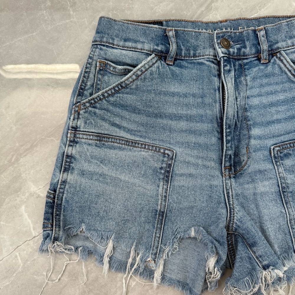 Women’s American Eagle Highest Rise 90s Boyfriend Jean Shorts Raw Hem Size 6 - Picture 3 of 15